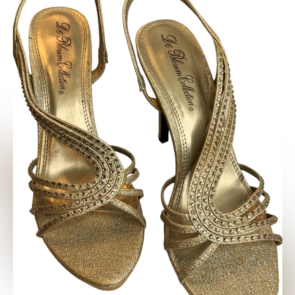 Gold ladies champagne colored dress shoes